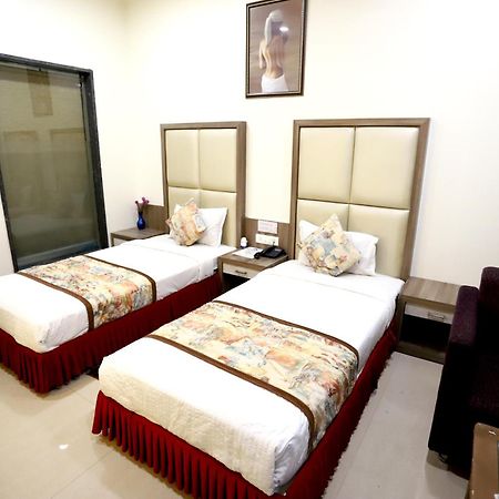 Hotel Blue Pearl Бопал Екстериор снимка