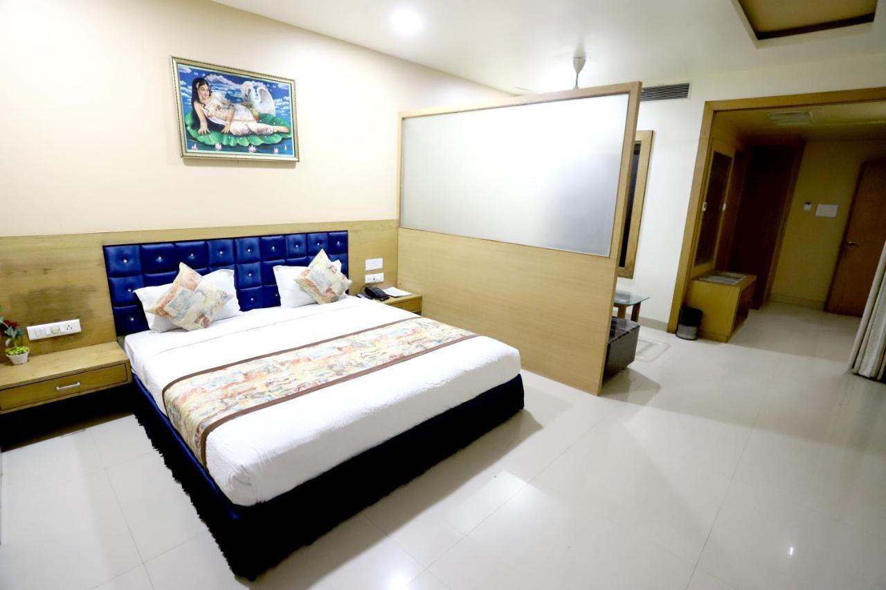 Hotel Blue Pearl Бопал Екстериор снимка