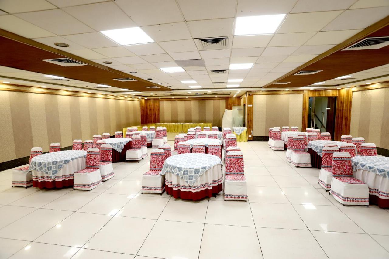 Hotel Blue Pearl Бопал Екстериор снимка